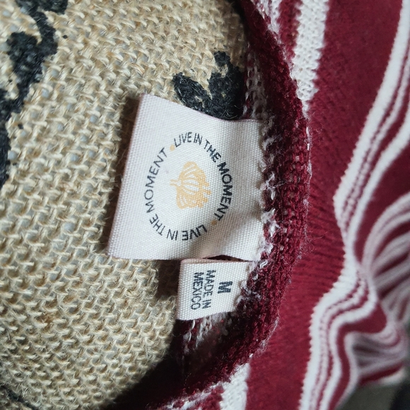 Live In The Moment Knitted Sweater Medium - Picture 2 of 3